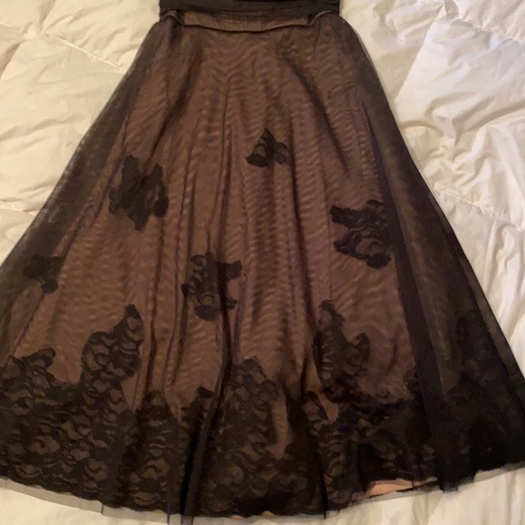 NWT BCBG Mesh Overlay Cocktail Dress 4 - Picture 3 of 9